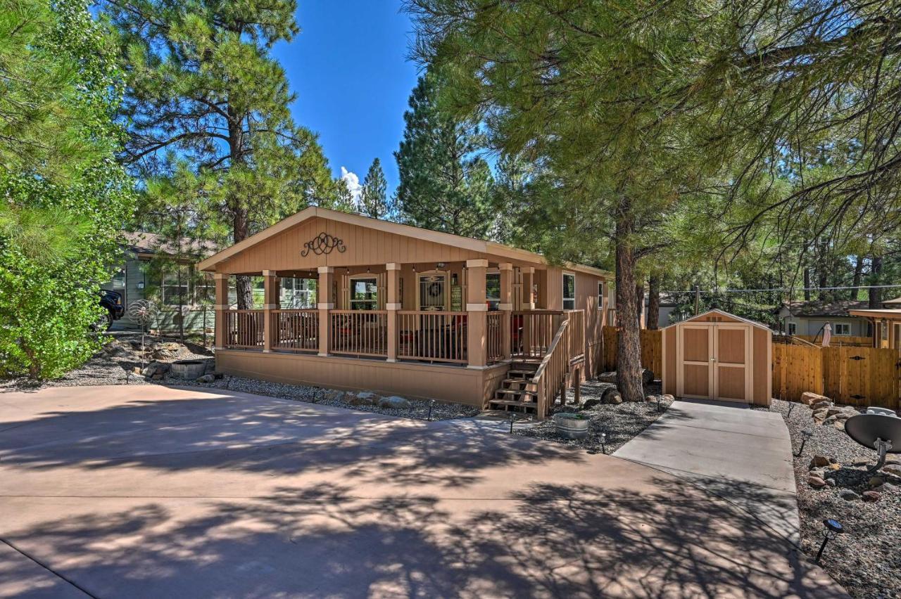 Munds Park Cabin Retreat With Deck And Fire Pit! Экстерьер фото